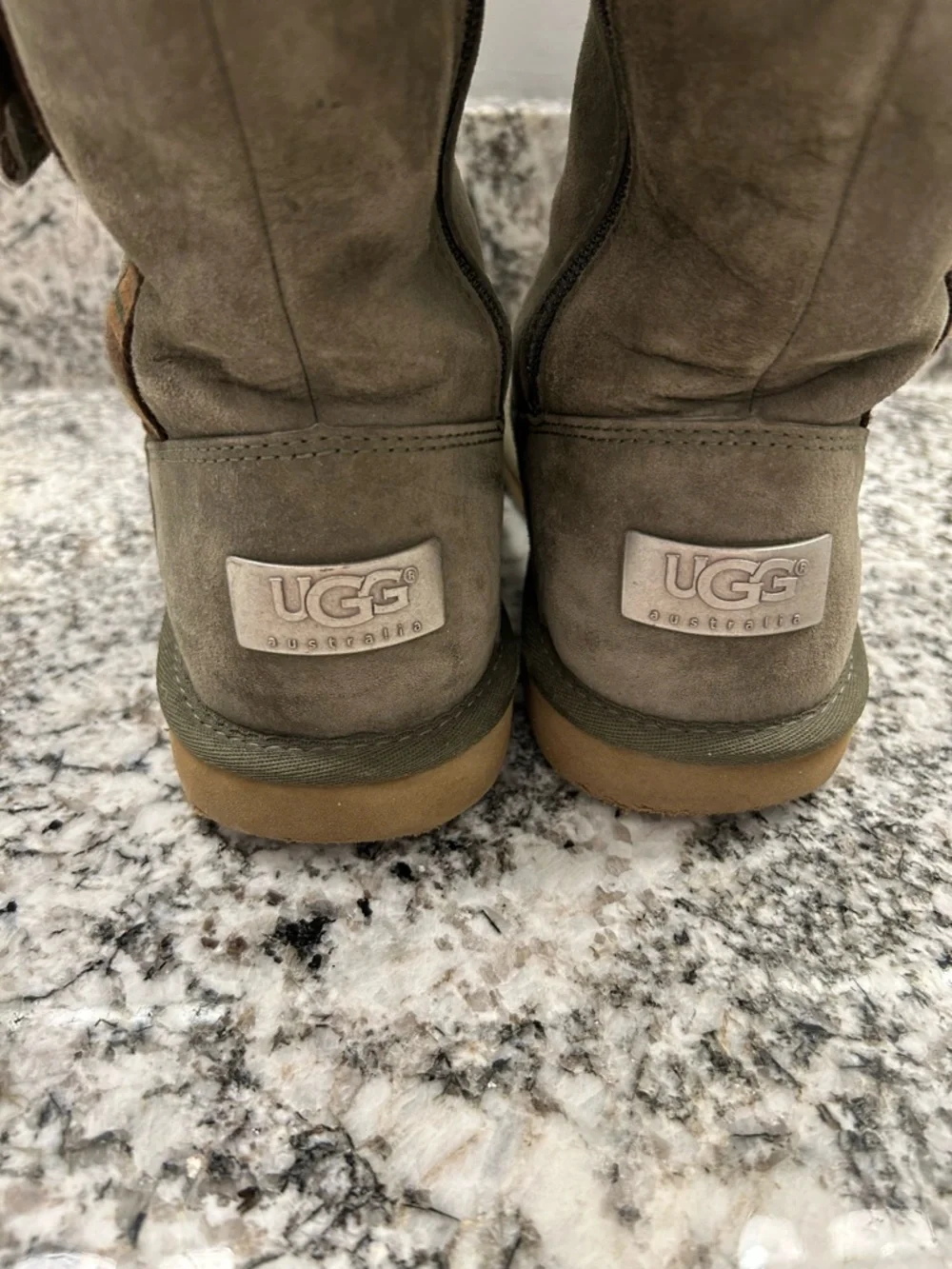 UGG retro cargo